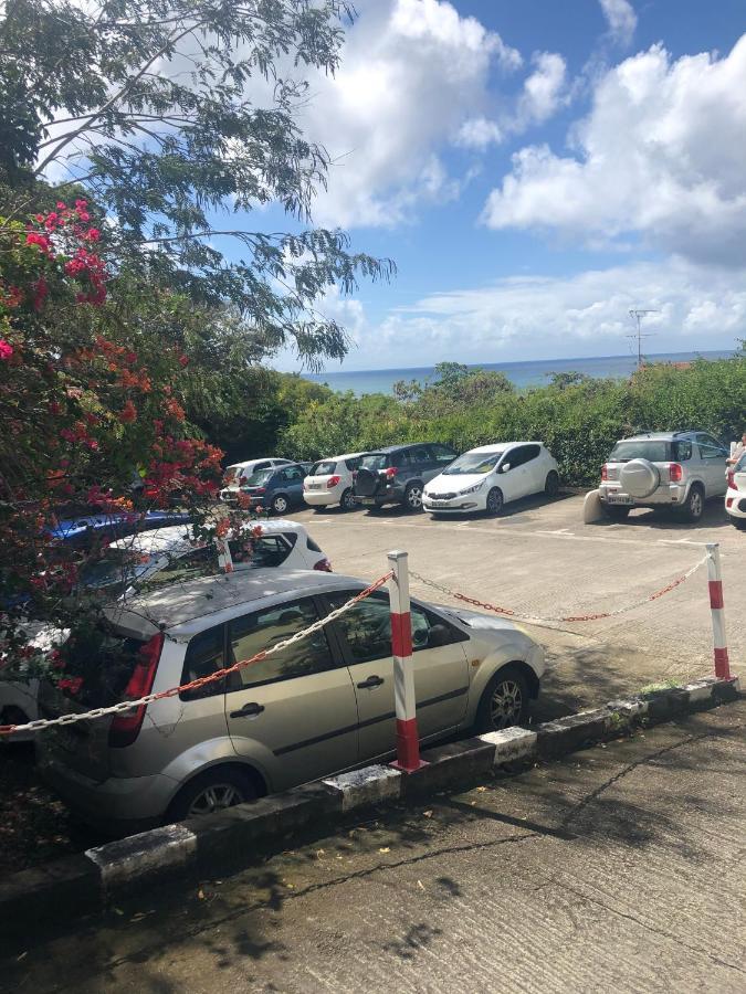 Studio Sainte Anne 2Mn A Pieds De La Plage ,Possibilite Location De Voiture エクステリア 写真