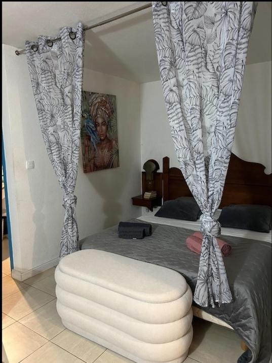 Studio Sainte Anne 2Mn A Pieds De La Plage ,Possibilite Location De Voiture エクステリア 写真