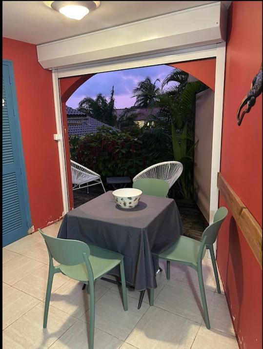 Studio Sainte Anne 2Mn A Pieds De La Plage ,Possibilite Location De Voiture エクステリア 写真